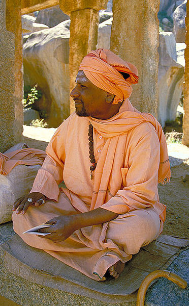 'Guru in Hampi, Karnataka, Indien' von Kurt Salzmann